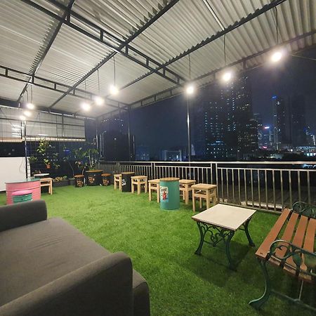 Multi 88 Syariah Hotel Jakarta Exterior photo