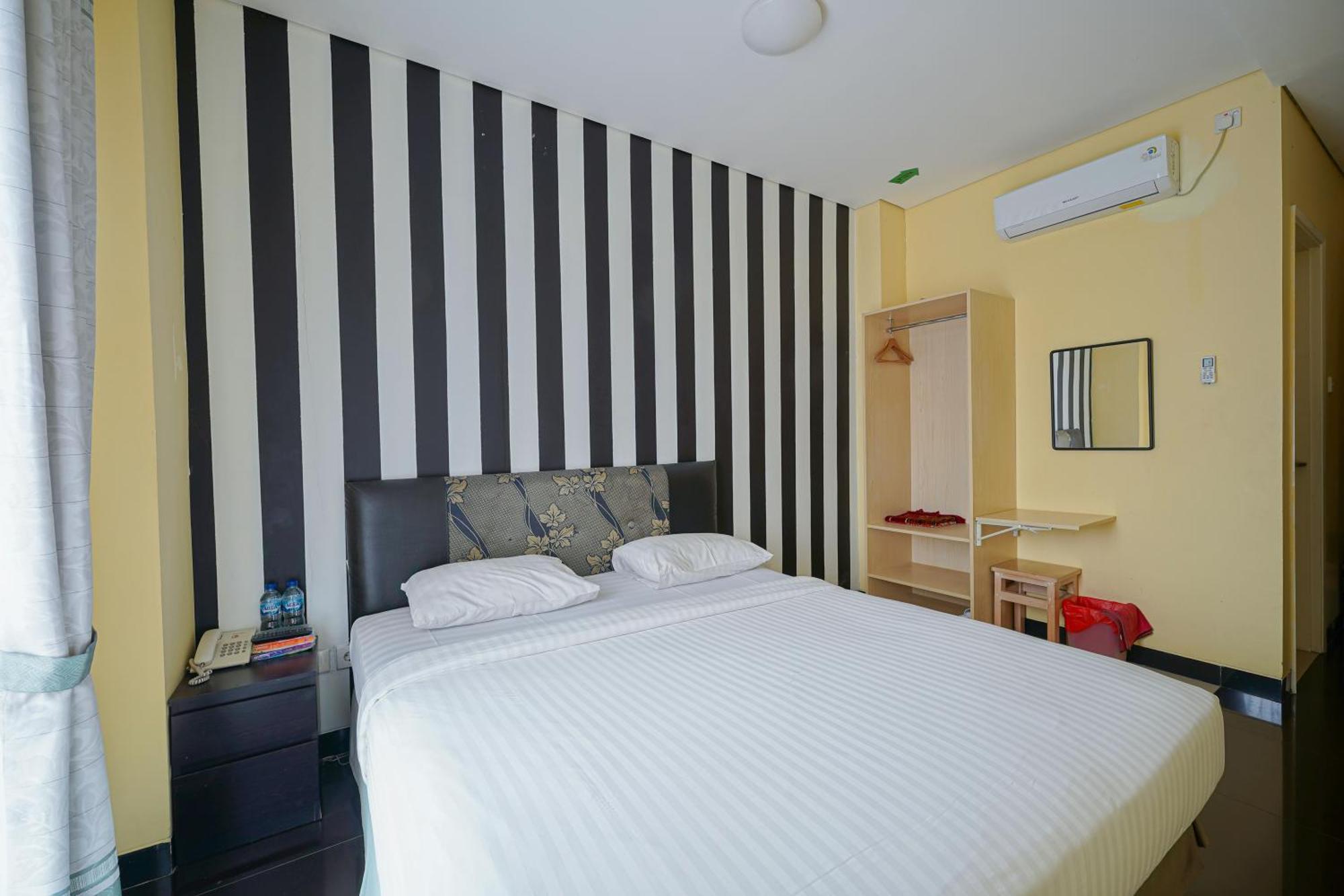 Multi 88 Syariah Hotel Jakarta Exterior photo